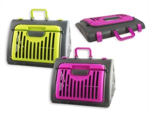 COLLAPSIBLE PET CARRIER.