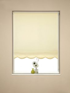 120CM SCALLOPED ROLLER BLIND CREAM